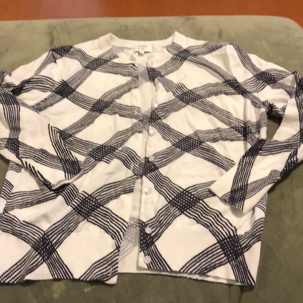 Crown and ivy sz large cardigan